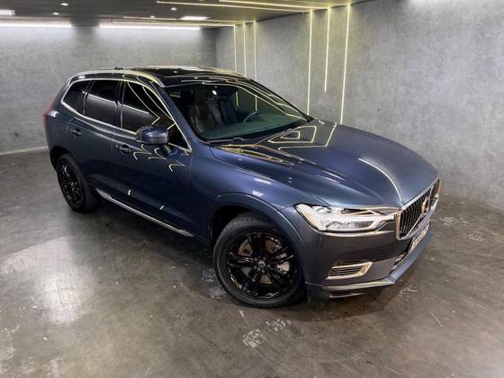 VOLVO XC60 2.0 T8 HYBRID MOMENTUM AWD GEARTRONIC